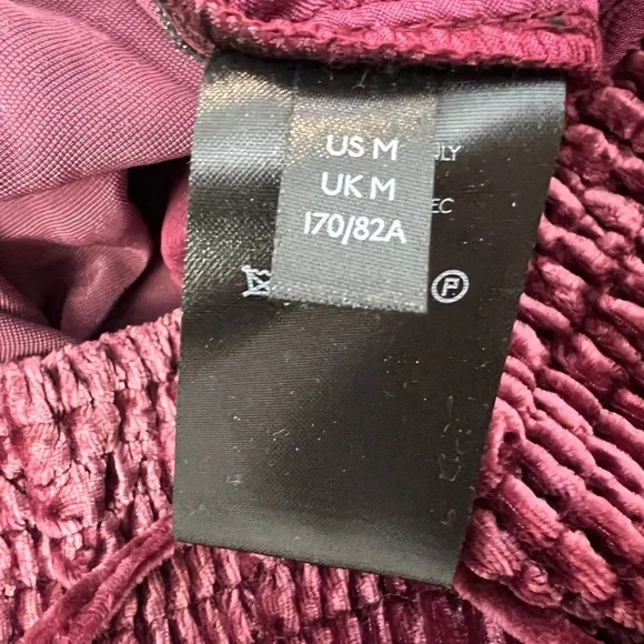 By Anthropologie Red Velvet Joggers Tapered Cuffs Pants M - Picture 7 of 9